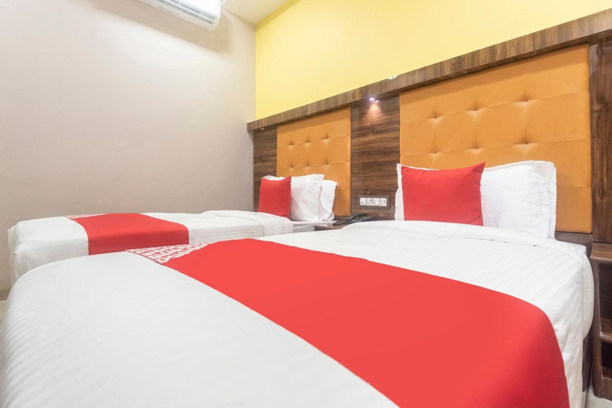 Hotel Blue Executive Near Chhatrapati Shivaji International Airport Bombaim Exterior foto