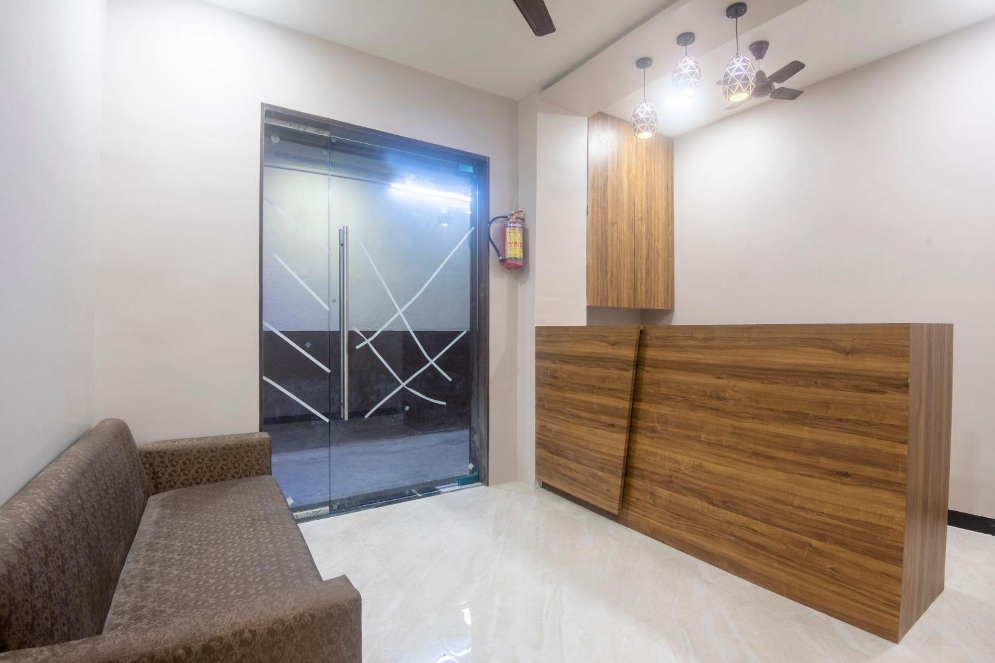 Hotel Blue Executive Near Chhatrapati Shivaji International Airport Bombaim Exterior foto